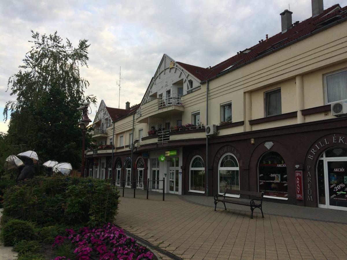 Mary Apartment Шиофок Экстерьер фото